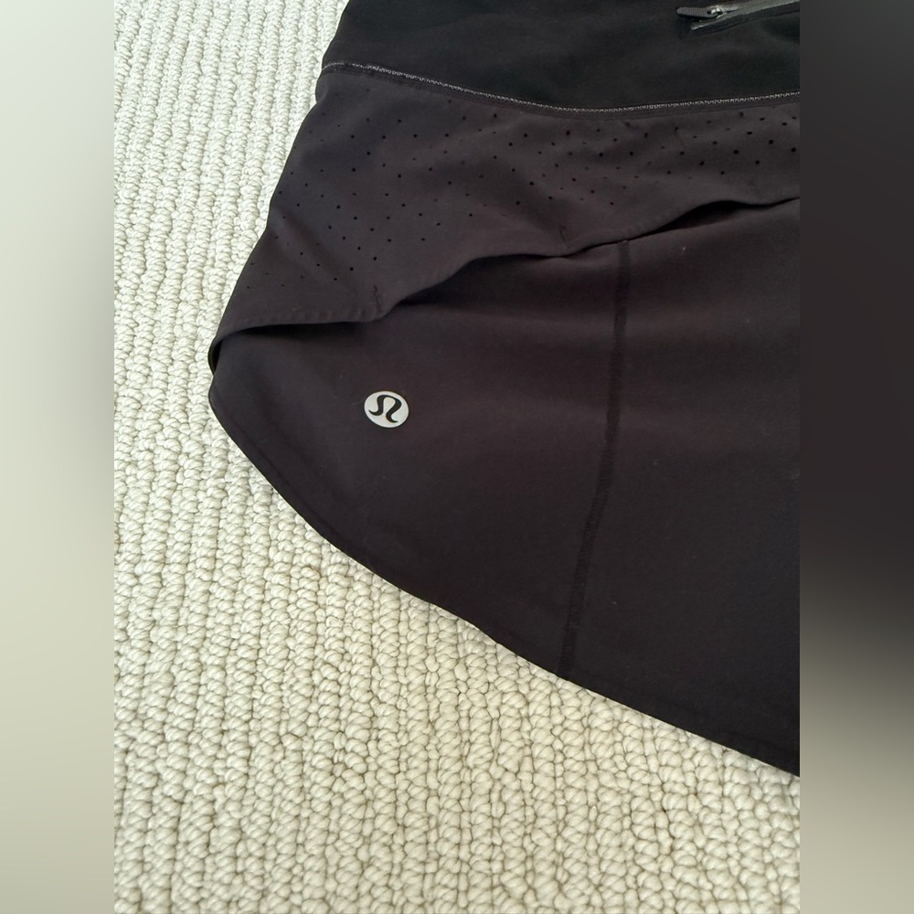 Black lululemon shorts size 4